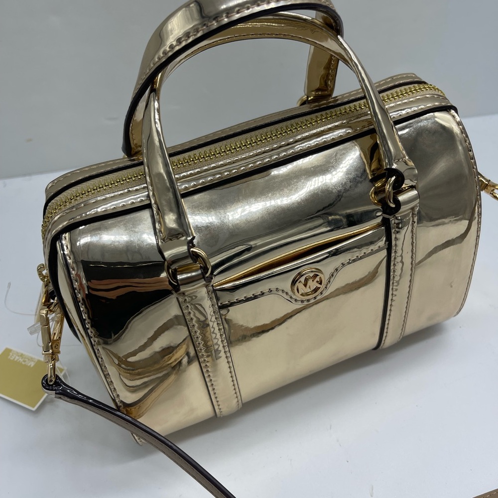 MICHAEL KORS Jet Set Sm Metallic Convertible Crossbody Duffle XBODY
Pale Gold - Picture 2 of 16